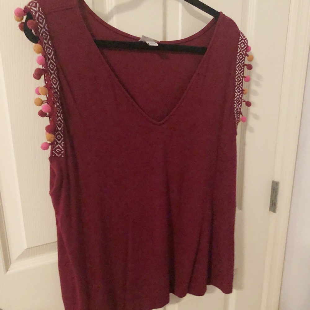 Tank top with Pom-Pom sleeves